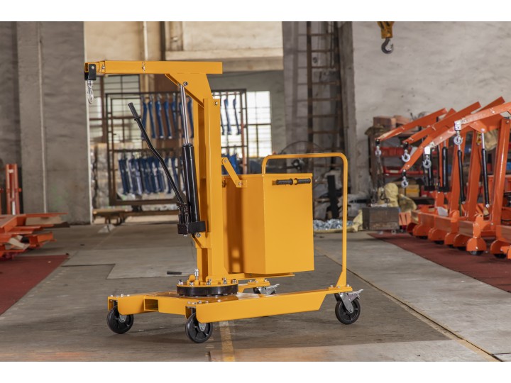 Grue d'atelier à contrepoids rotative manuelle, charges 550 Kg.