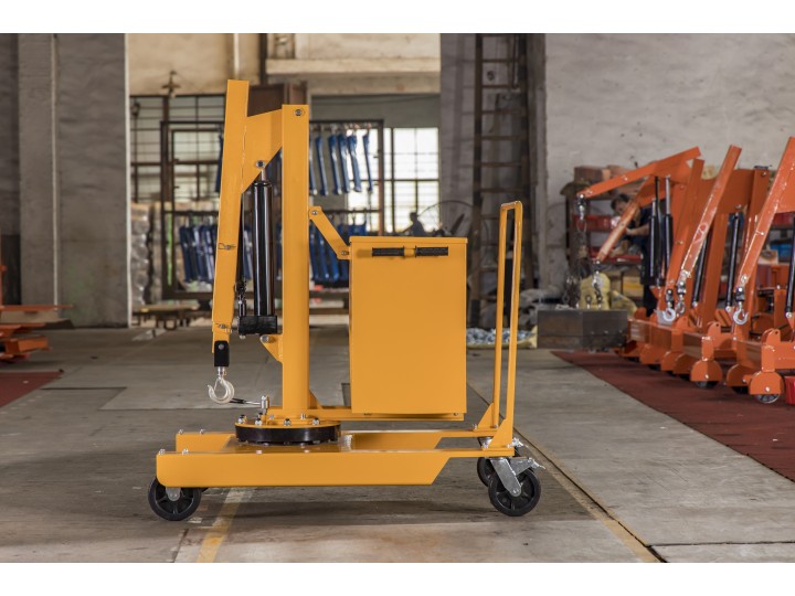 Grue d'atelier à contrepoids rotative manuelle, charges 550 Kg.