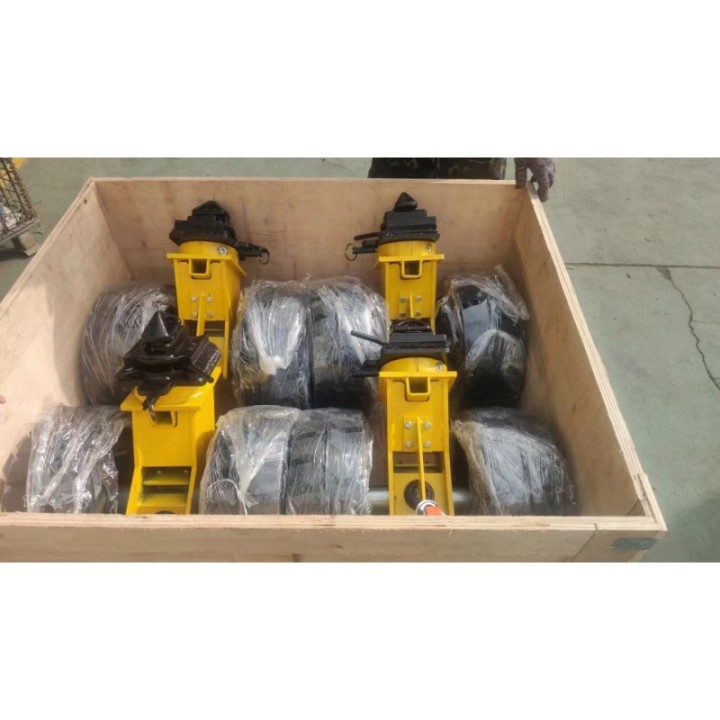 Kit de 4 roulettes jumelées sur pneus pleins souple, pour container iso avec connexion twist lock + timon de traction