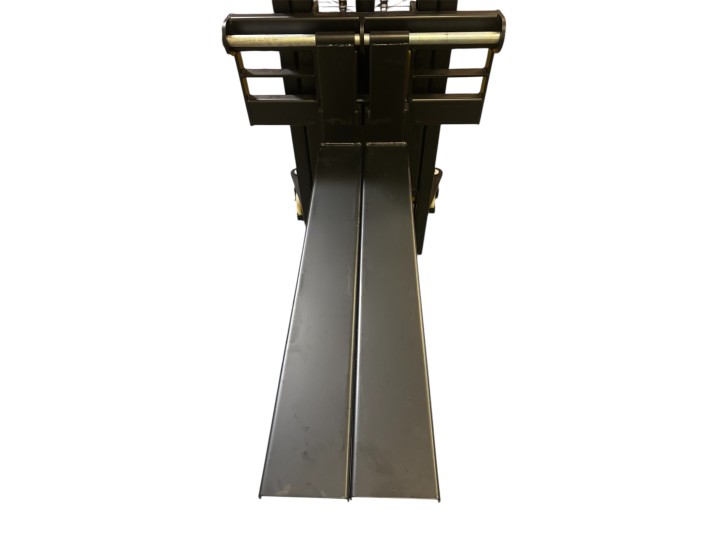 Gerbeur semi électrique, charge 1500 Kg, levée 2500 mm, fourches réglables