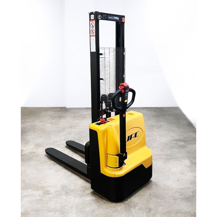 Gerbeur tout électrique, charge 1500 Kg, levée 1600 mm