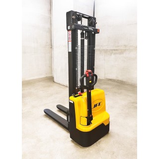 Gerbeur tout électrique, charge 1500 Kg, levée 3500 mm