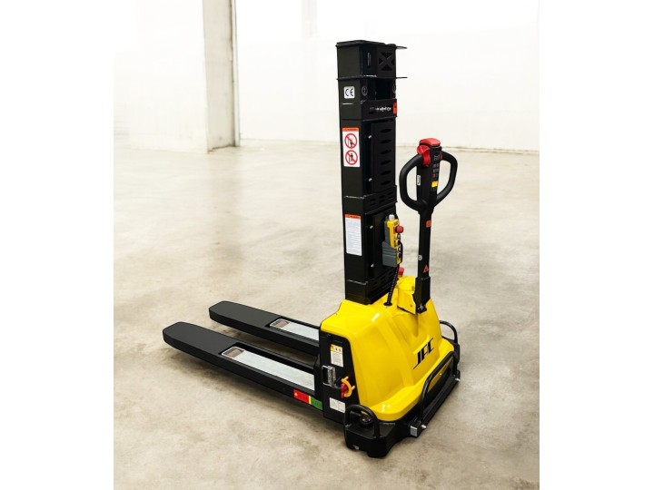 Gerbeur tout électrique « embarqué » charge 1000 Kg, levée 1300 mm