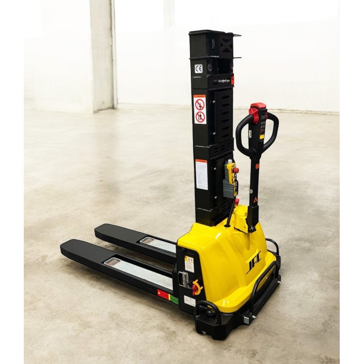 Gerbeur tout électrique « embarqué » charge 1000 Kg, levée 1300 mm