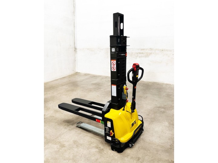 Gerbeur tout électrique « embarqué » charge 1000 Kg, levée 1300 mm