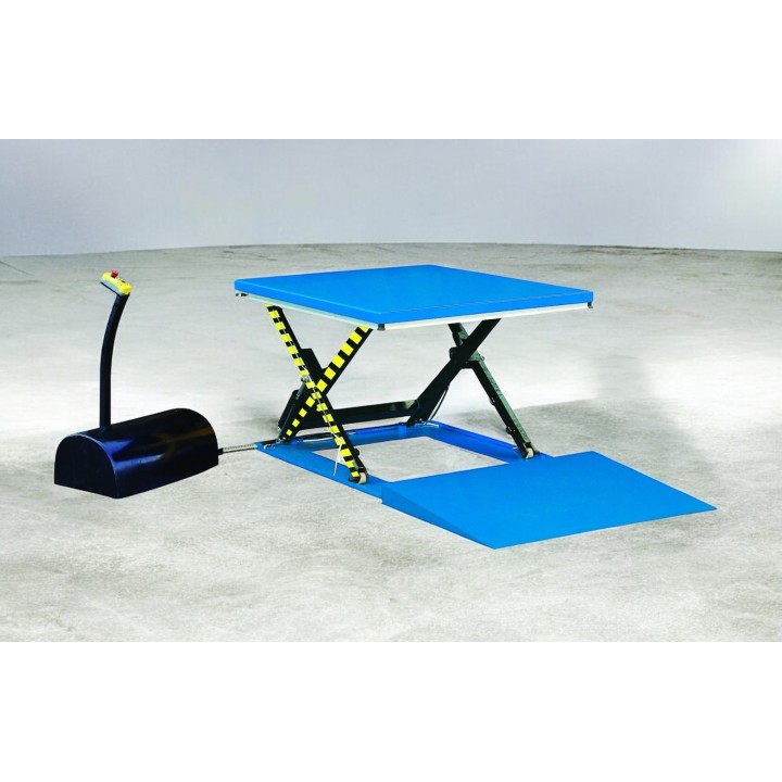 Table élévatrice électrique extra-plate + rampe, charge 1000 Kg (plateau 1450 x 1140 mm)