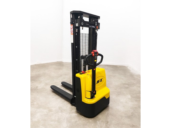 Gerbeur tout électrique, charge 1500 Kg, levée 4500 mm, avec levée libre