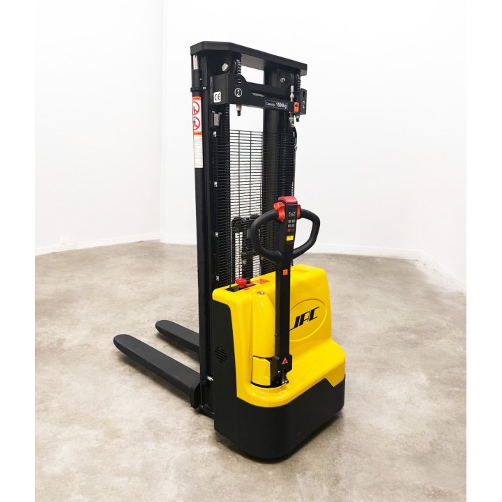 Gerbeur tout électrique, charge 1500 Kg, levée 4500 mm, avec levée libre