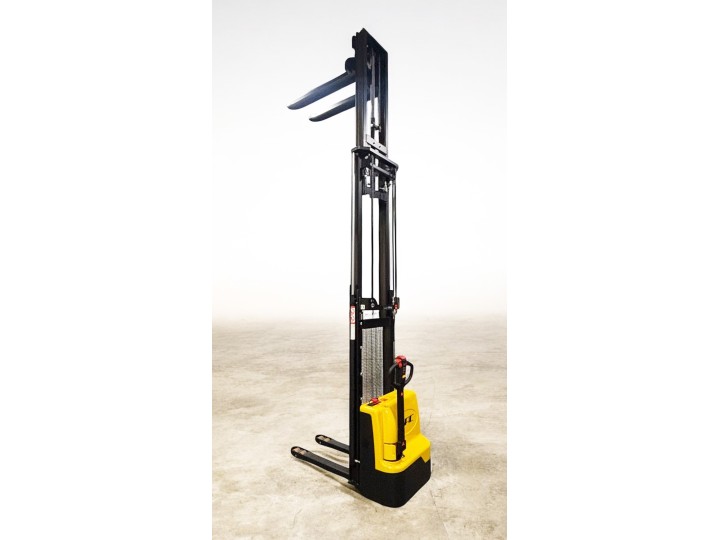 Gerbeur tout électrique, charge 1500 Kg, levée 4500 mm, avec levée libre