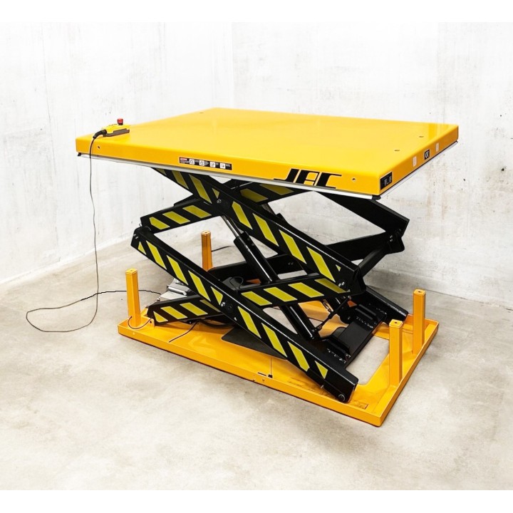 Table élévatrice fixe, levée électrique, charge 4000 Kg, plateau 1700 x 1200 mm, double ciseaux, série HD.