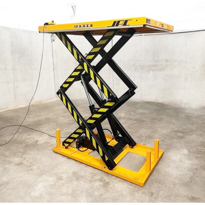 Table élévatrice fixe, levée électrique, charge 4000 Kg, plateau 1700 x 1200 mm, double ciseaux, série HD.