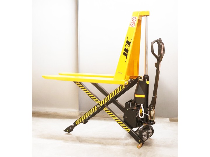 Transpalette haute levée électrique, charges 1500 Kg, fourches standard série TH.