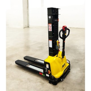 Gerbeur tout électrique « embarqué » charge 1000 Kg, levée 900 mm