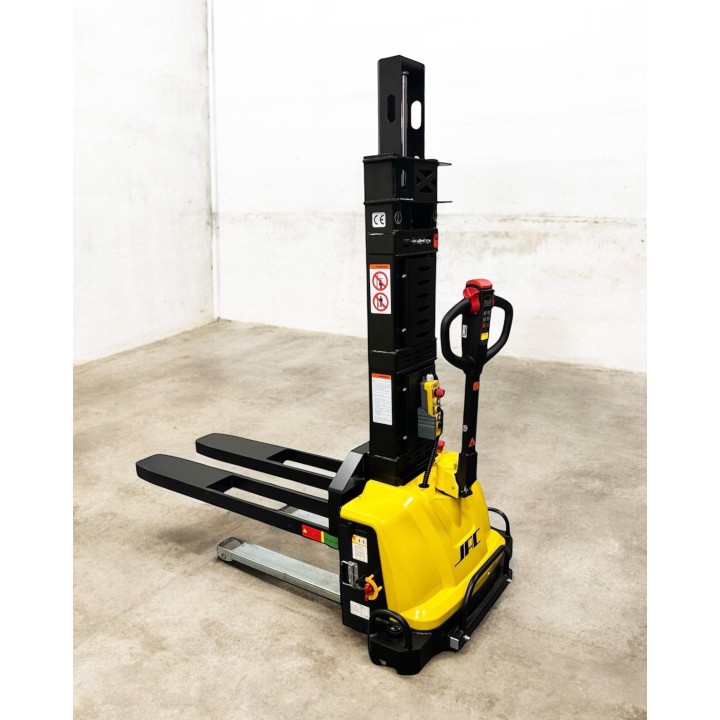 Gerbeur tout électrique « embarqué » charge 1000 Kg, levée 900 mm