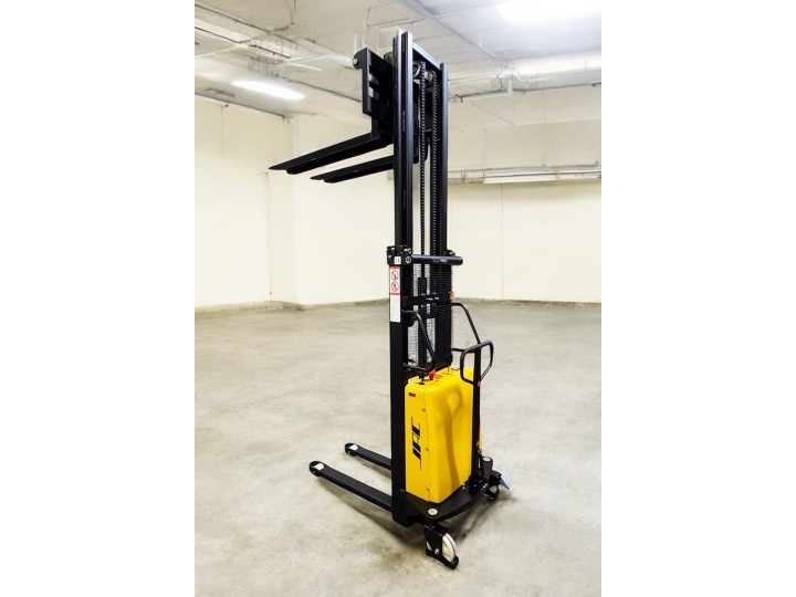 Gerbeur semi électrique, charge 1500 Kg, levée 2500 mm, fourches réglables