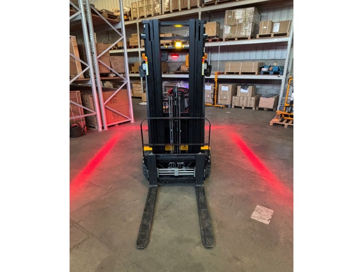 Chariots élévateur électrique occasion batterie lithium levée 4800mm charge 1800 Kg