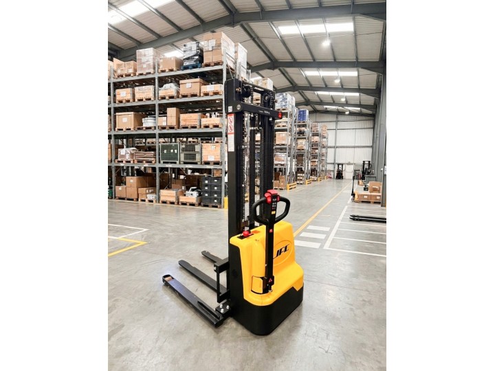 Gerbeur tout électrique à bras encadrant, charge 1500 Kg, levée 3500 mm