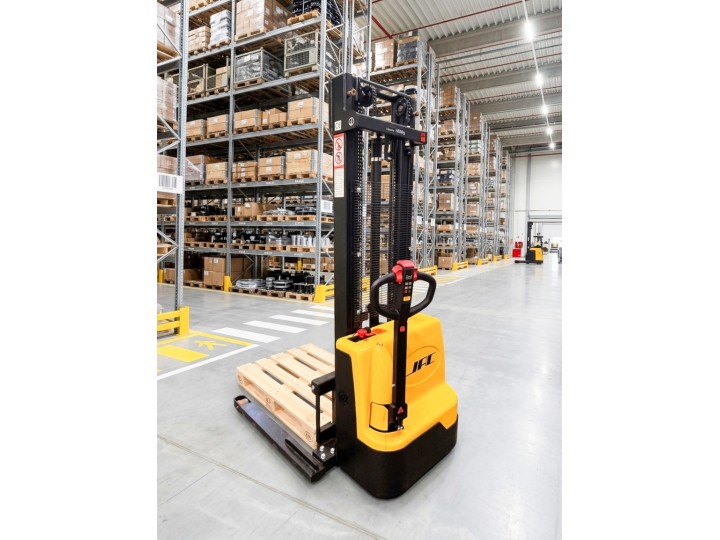 Gerbeur tout électrique à bras encadrant, charge 1500 Kg, levée 3500 mm