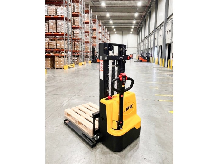 Gerbeur tout électrique à bras encadrant, charge 1500 Kg, levée 2500 mm