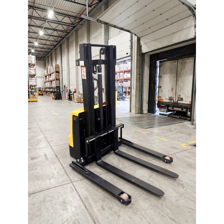 Gerbeur tout électrique à bras encadrant, charge 1500 Kg, levée 2500 mm